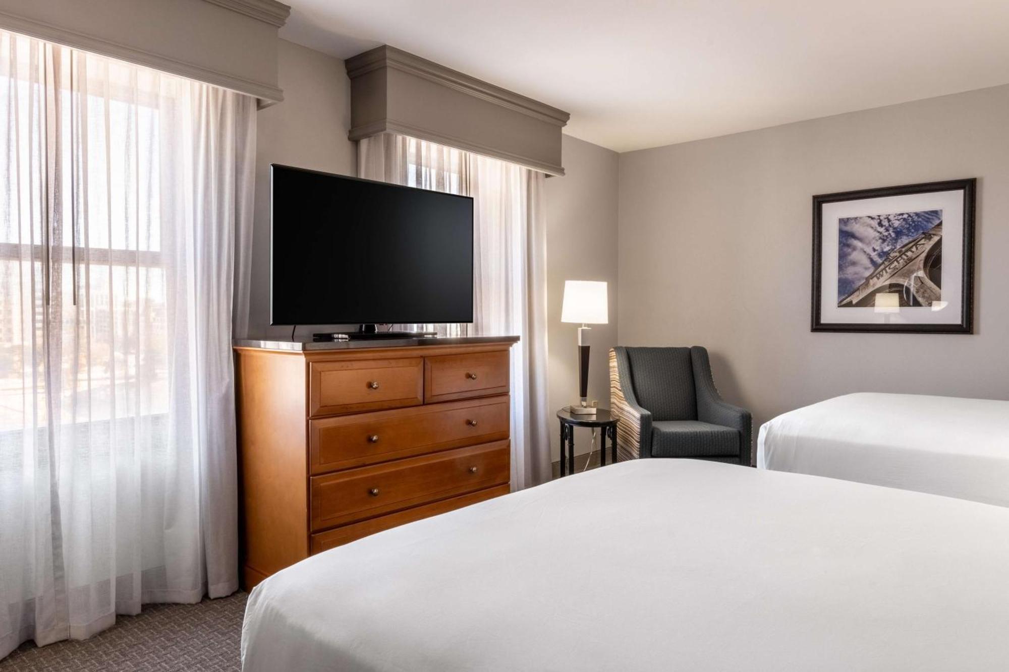 Drury Plaza Hotel Broadview Wichita Buitenkant foto