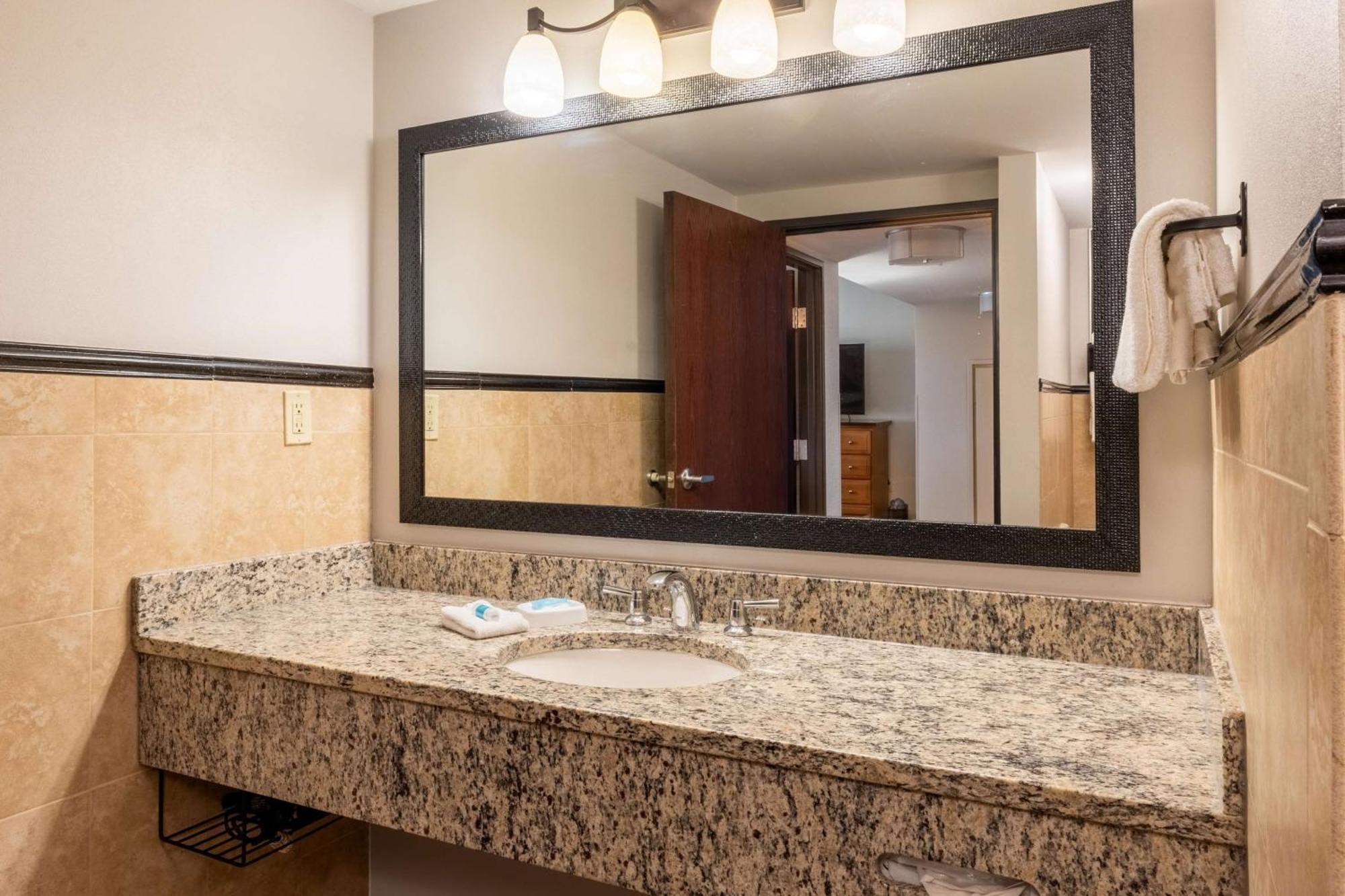 Drury Plaza Hotel Broadview Wichita Buitenkant foto