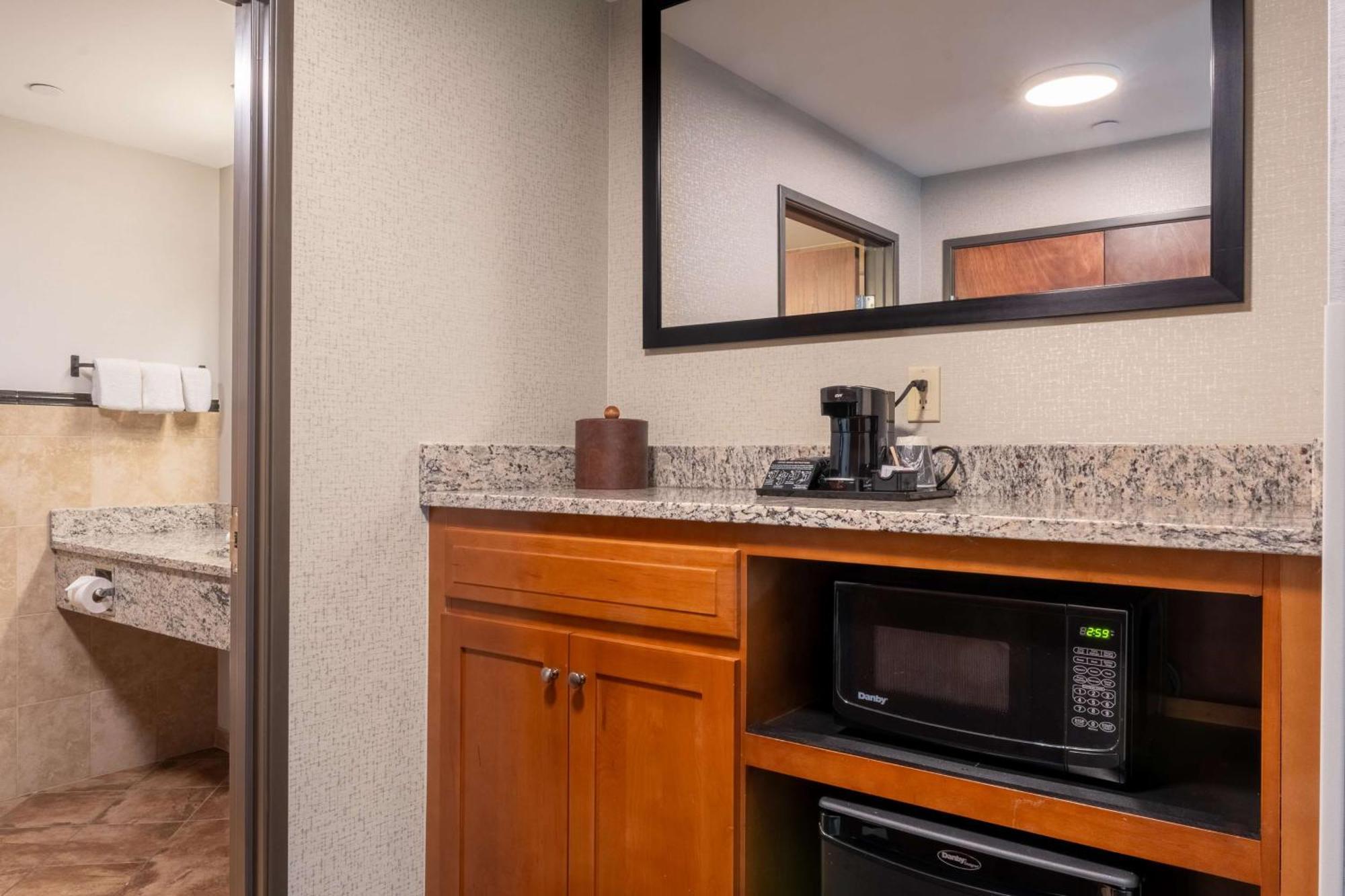 Drury Plaza Hotel Broadview Wichita Buitenkant foto
