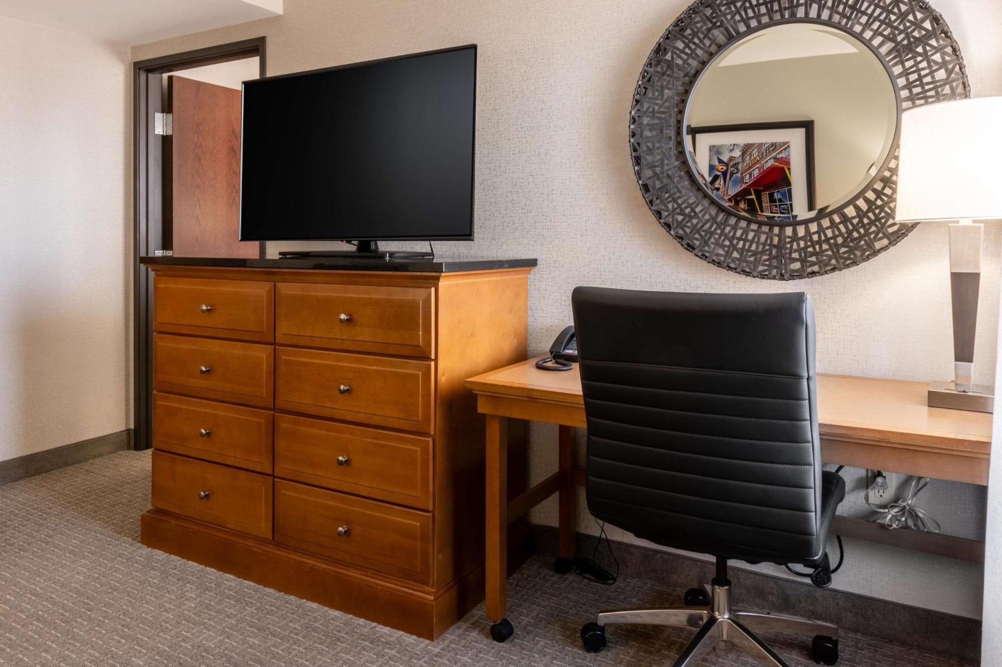 Drury Plaza Hotel Broadview Wichita Buitenkant foto