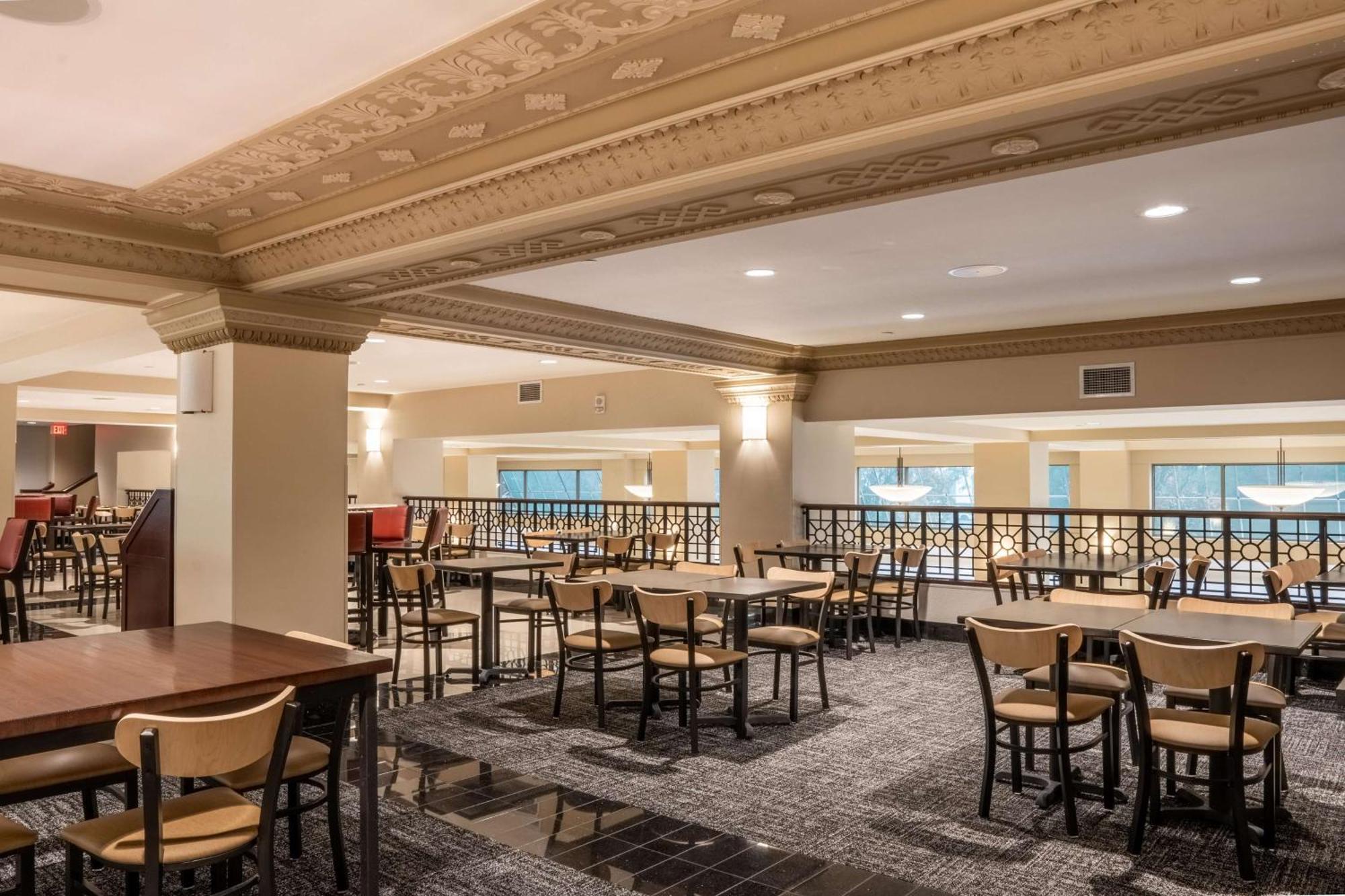 Drury Plaza Hotel Broadview Wichita Buitenkant foto